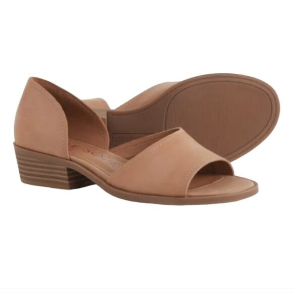 NEW Sole Society Women's Leather Sandal with Stacked Heel - Picture 1 of 8